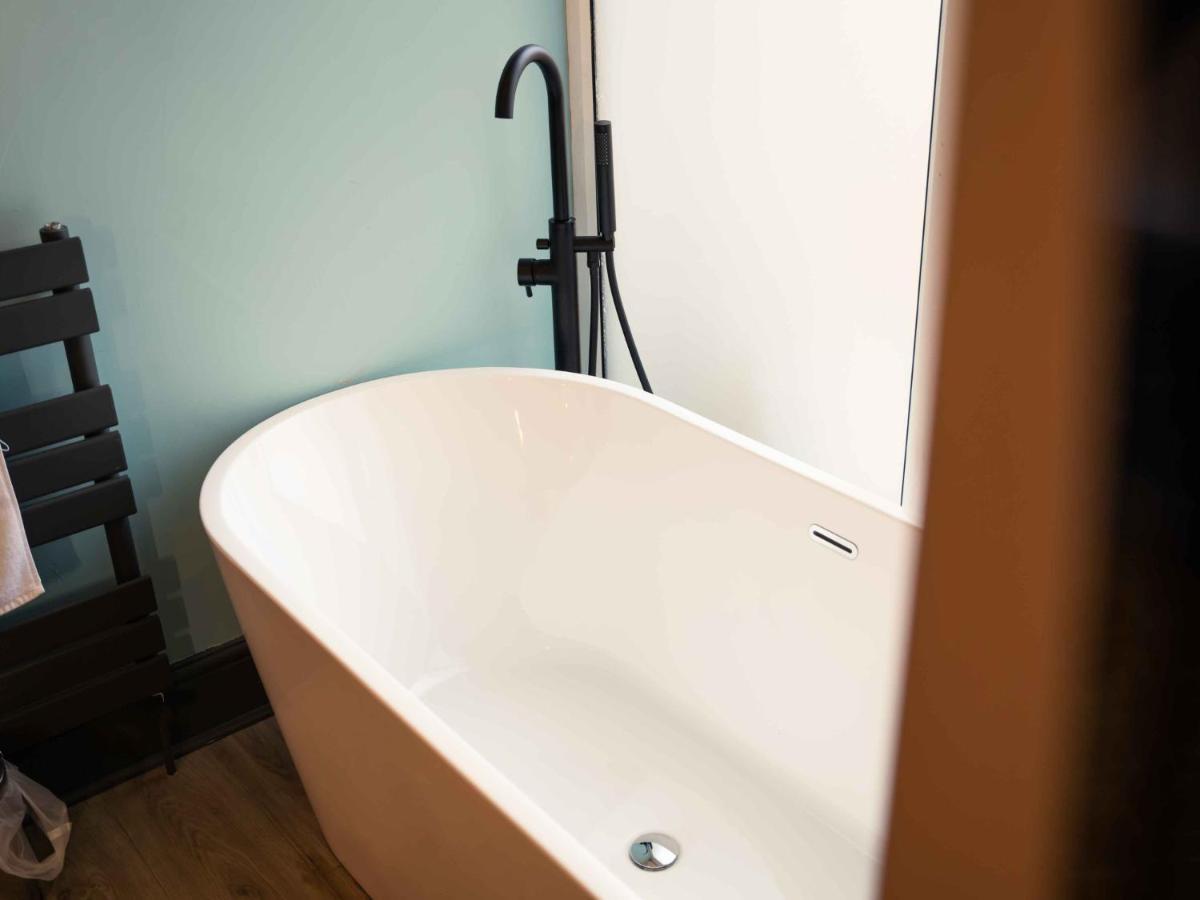 Pass The Keys Amazing, Newly Renovated 5Bedroom House Sleeps 10 Scarborough Esterno foto