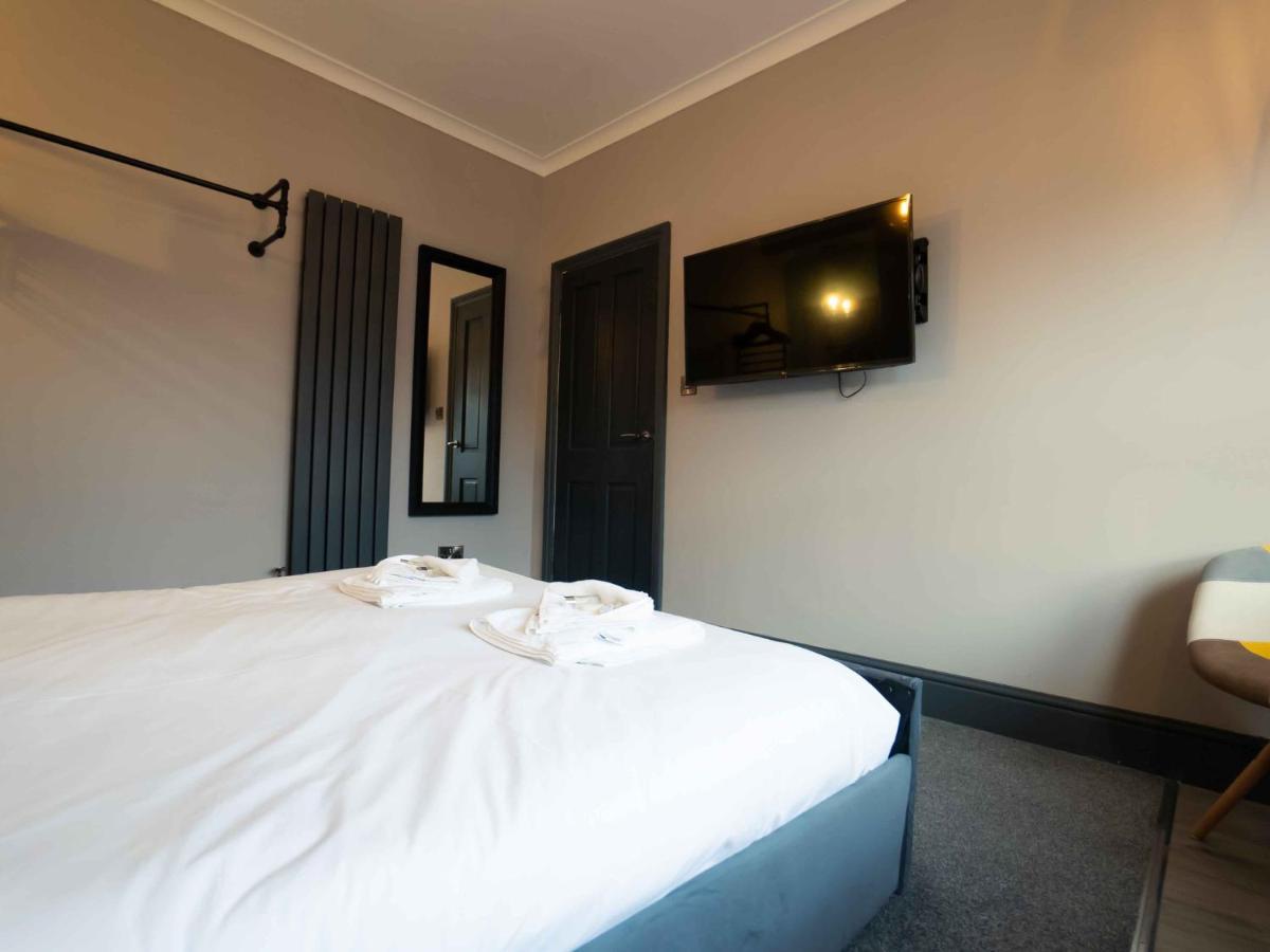 Pass The Keys Amazing, Newly Renovated 5Bedroom House Sleeps 10 Scarborough Esterno foto