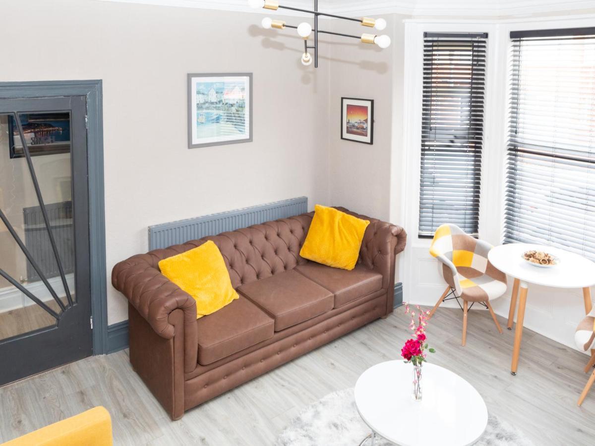 Pass The Keys Amazing, Newly Renovated 5Bedroom House Sleeps 10 Scarborough Esterno foto
