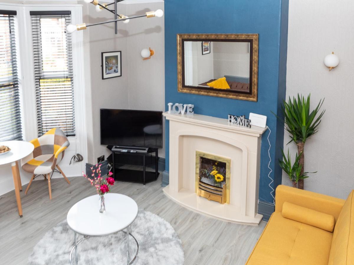 Pass The Keys Amazing, Newly Renovated 5Bedroom House Sleeps 10 Scarborough Esterno foto