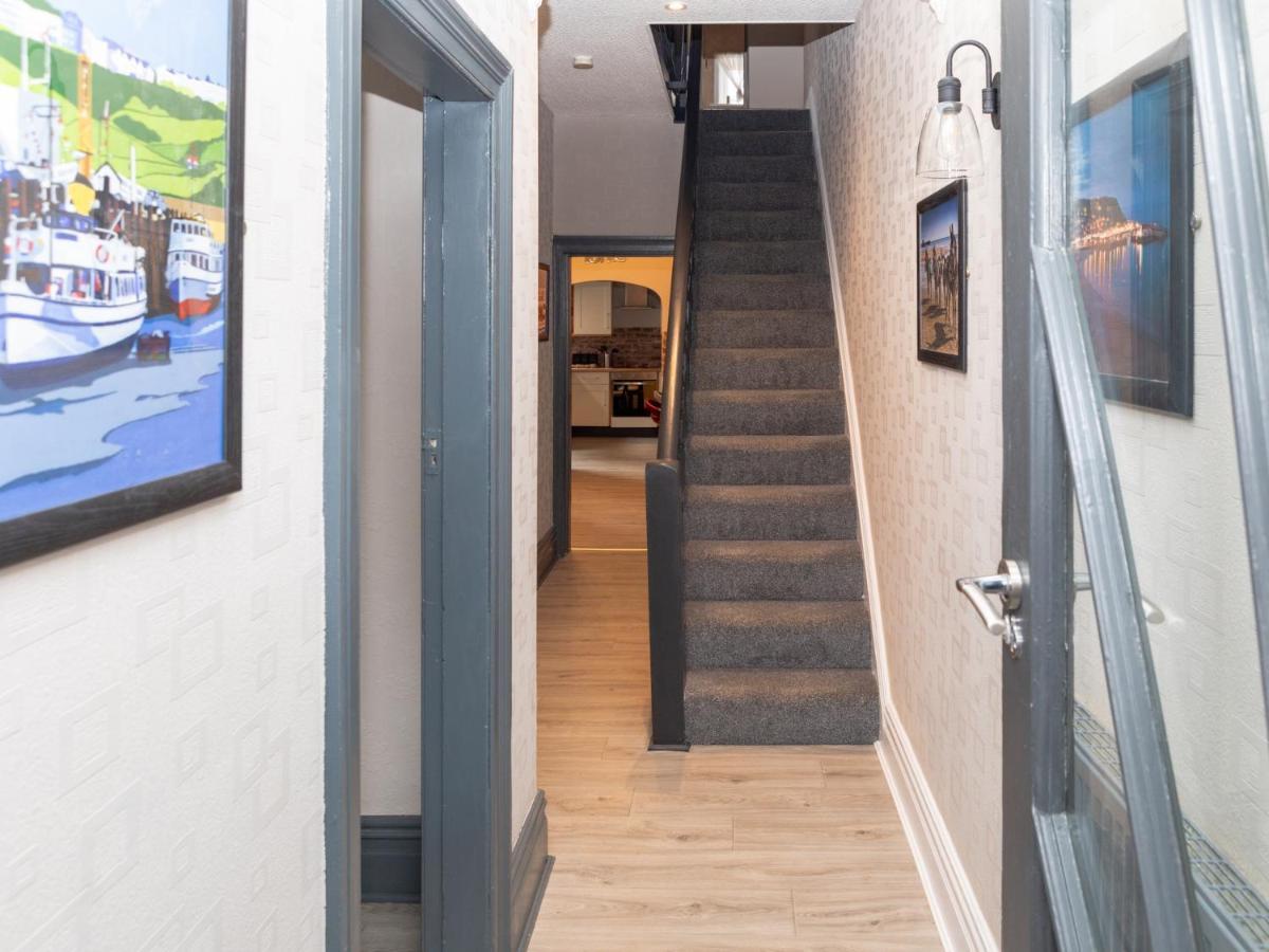 Pass The Keys Amazing, Newly Renovated 5Bedroom House Sleeps 10 Scarborough Esterno foto