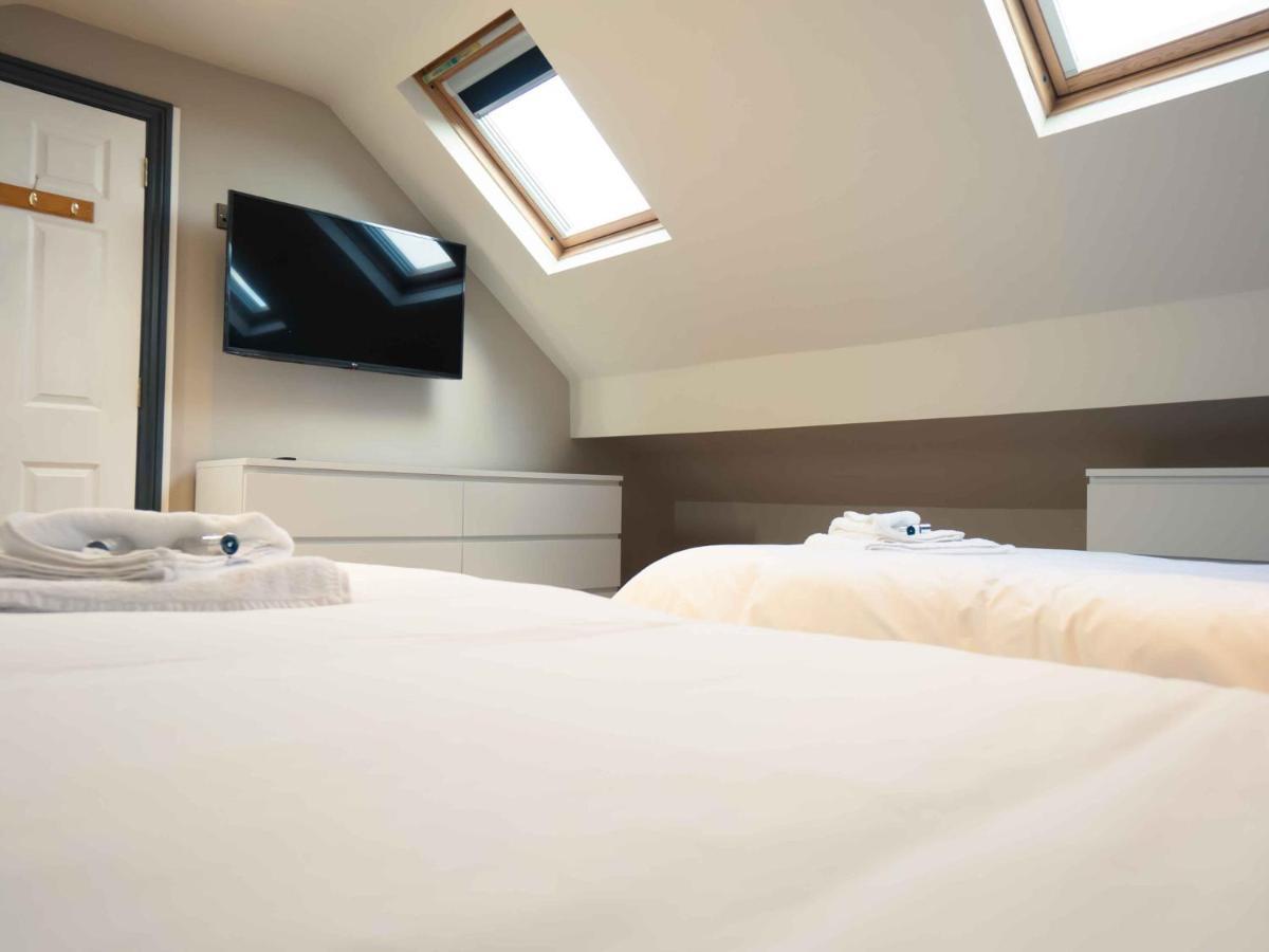 Pass The Keys Amazing, Newly Renovated 5Bedroom House Sleeps 10 Scarborough Esterno foto