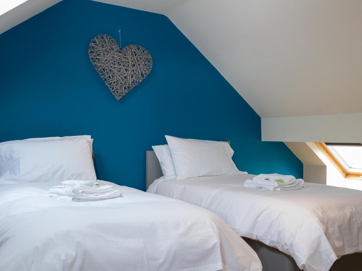 Pass The Keys Amazing, Newly Renovated 5Bedroom House Sleeps 10 Scarborough Esterno foto